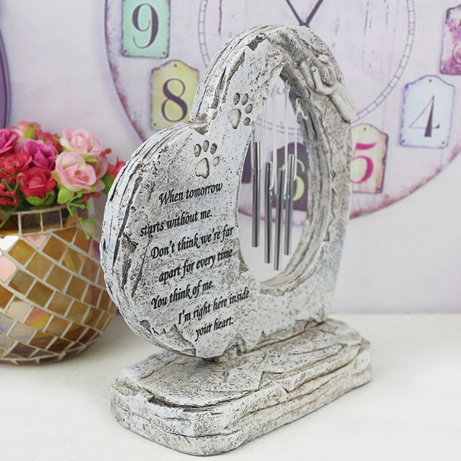 Puppy Tombstone Pet Memorial Stone Garden Pet Monument With Photo Frame Heart-Shaped Wind Chime For for Loss of Pet