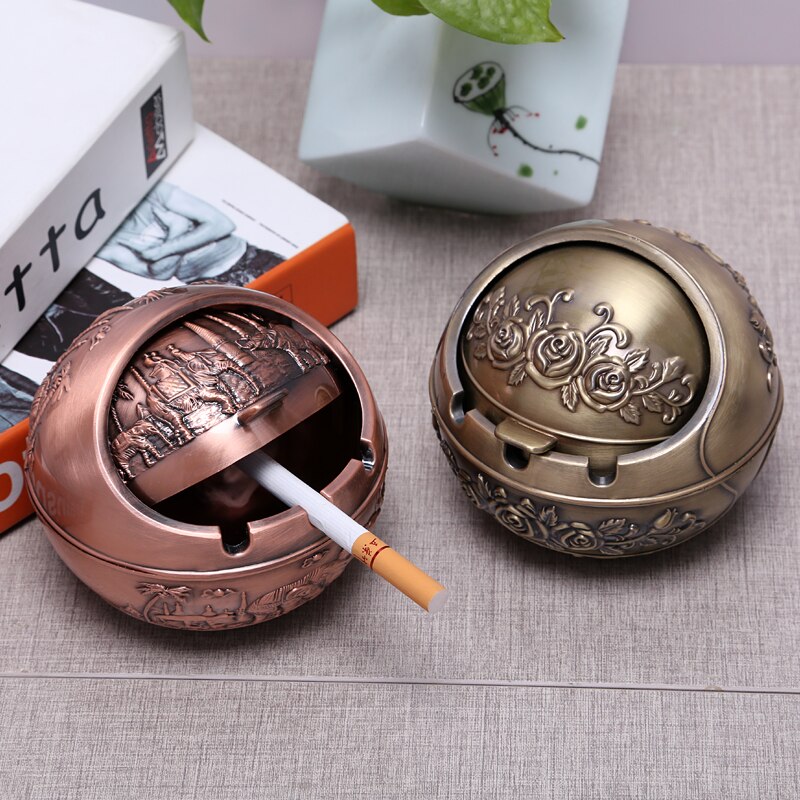 Creatieve Draagbare Legering Ronde Bal Asbak Auto Asbak Mini Asbak Relief Stamped Patroon Cadeau voor Outdoor Indoor
