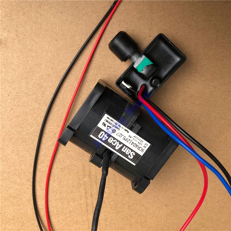 Sanyo turbocompresseur ventilateur de 12V 1.4A Automobile et moto avec vent fort dissiper la chaleur régulation de vitesse en continu