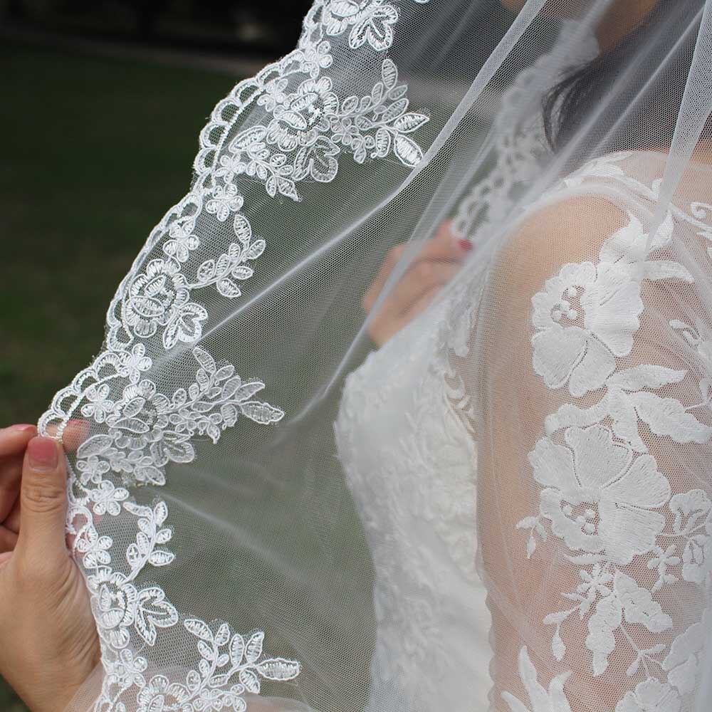 Echte Foto &#39;S Een Layer Kant Applicaties Edge Korte Woodland Bruiloft Sluiers Met Kam Wit Ivoor Bridal Veils