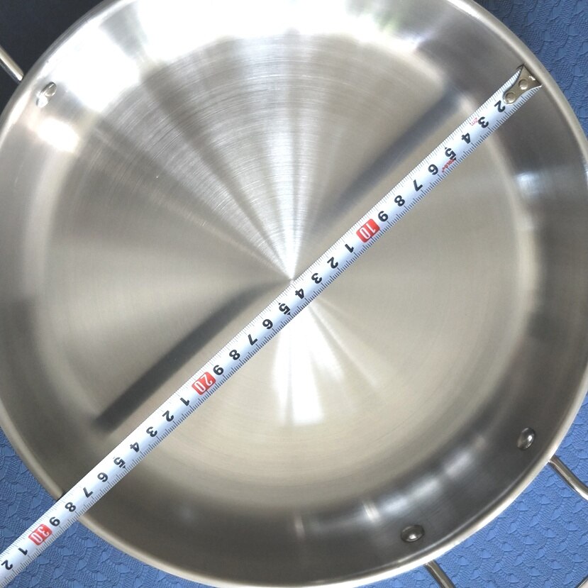 28cm European double handle frying pan. Multi-purpose pan with magnetic thickening flat. Induction cooker of steel handle.