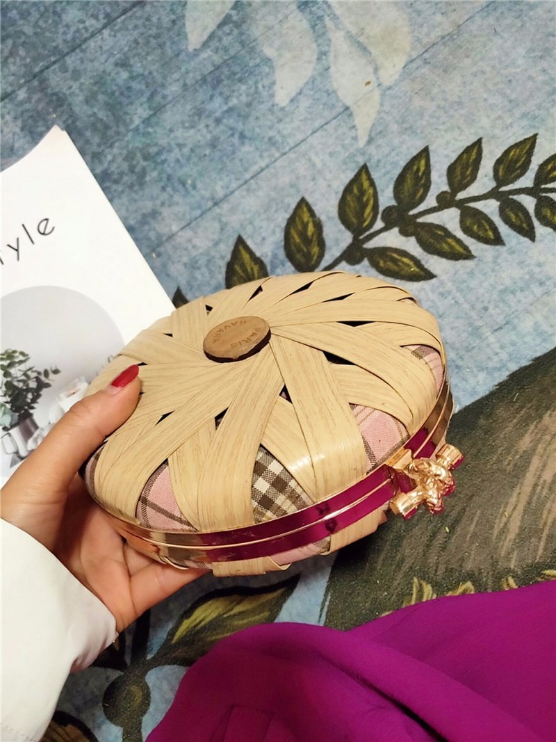 Exclusive Custom Small Breeze Wood Round Resin Chain Bag Hollow Wood Woven Bag