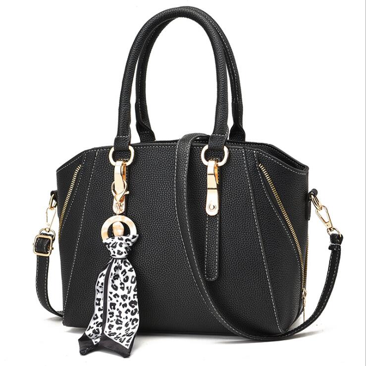Lady Luxury Brand Handbags Sac A Main Femme Crossbody BagsBlack Color Women Handbags Crossbody Shoulder for Winter: Black Bag