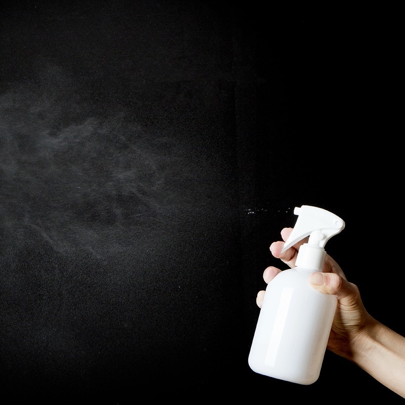 500ml Plastic Spray Bottles Trigger Water Sprayer with Fine Mist for Hairdressing Salon Home & Garden Use