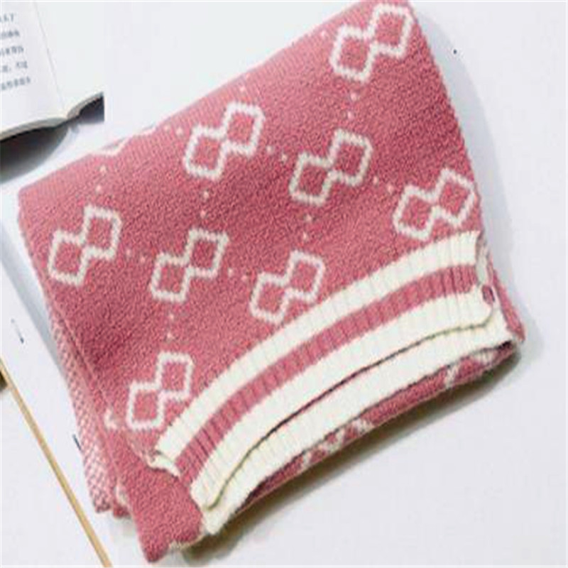 Han edition hair scarf knitting yarn color matching MAO qiu han edition in the fall and winter of double-sided baby bib 7589: 7589-Pale pink / 2-4 Years