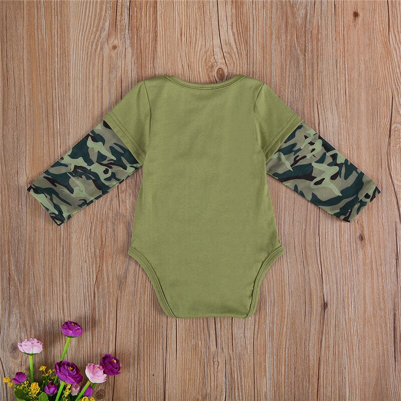 Geboren baby meisjes jongens outfits camouflage patchwork lange mouwen ronde hals knopen legergroen korte body's herfstkleding