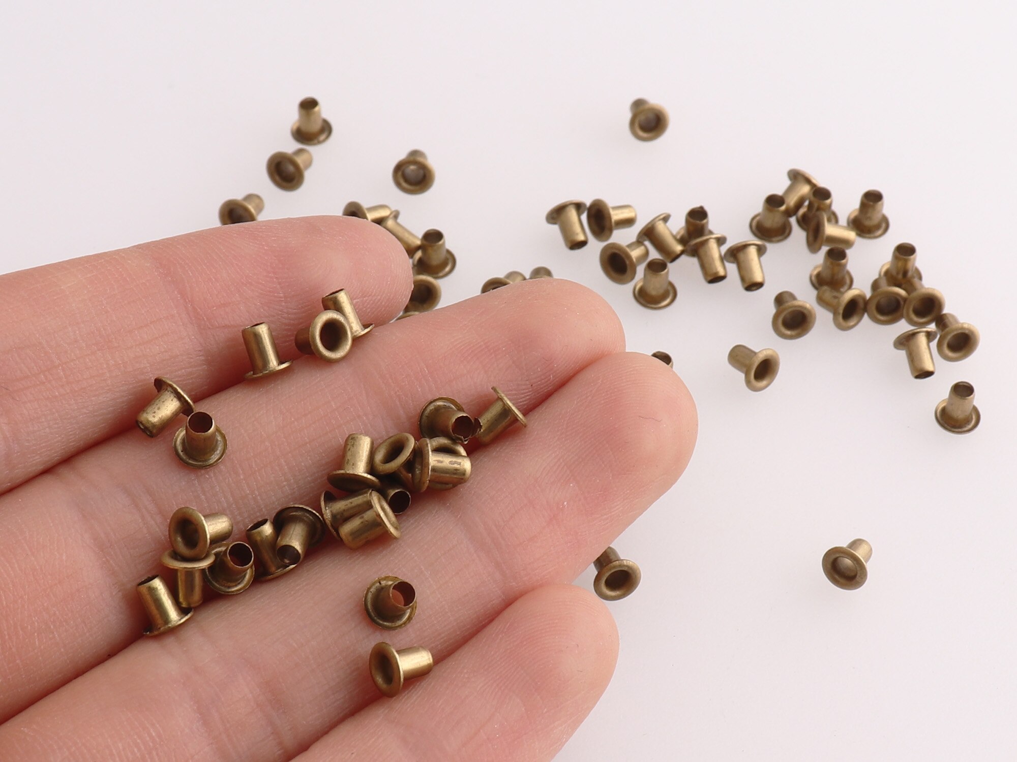 Ojales de ojal Mini 2mm (agujero) anillos redondos para zapatos cinturón ropa ojales de cuero ojales para ropa de costura