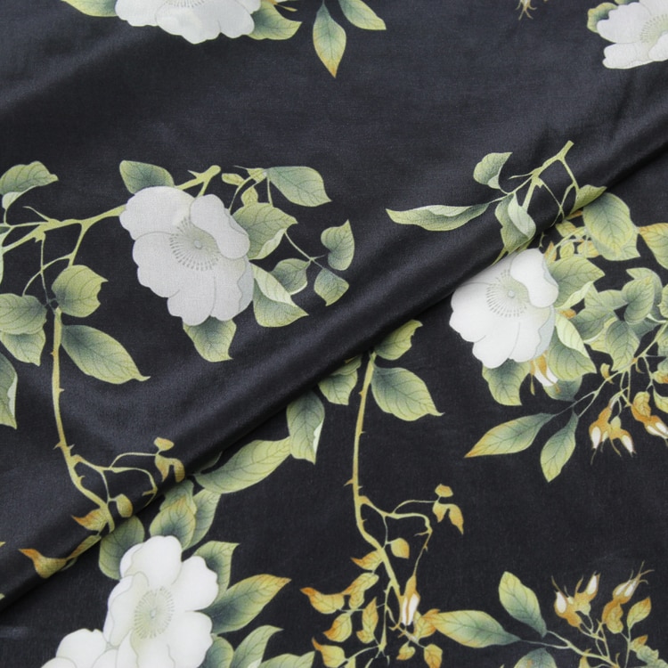 Blomsterprint på sort ren silke crepe de chine stof 140cm bredde, scdc 972