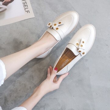 British Style Shoes Woman Female Footwear Shallow Mouth Soft Autumn White Sneakers Loafers With Fur Round Toe Slip-on Oxfor