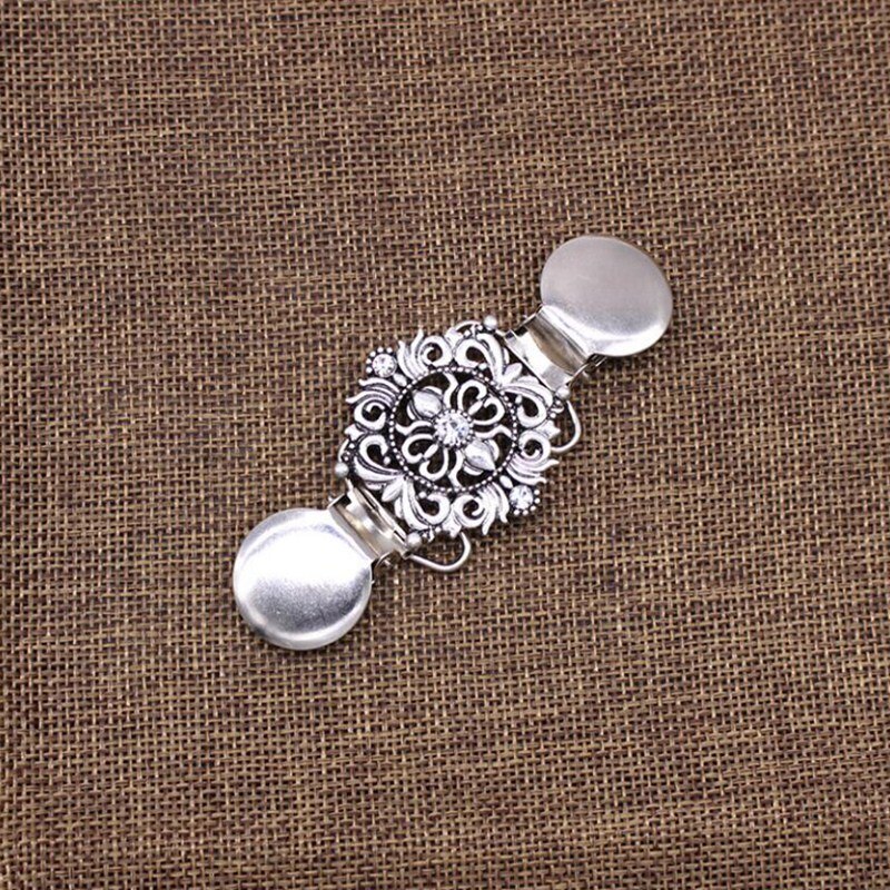 Europese en amerikaanse kleding klassieke bloemen kristal ingelegde kleding clips vrouwen vest trui blouse speld sjaal broche shirt