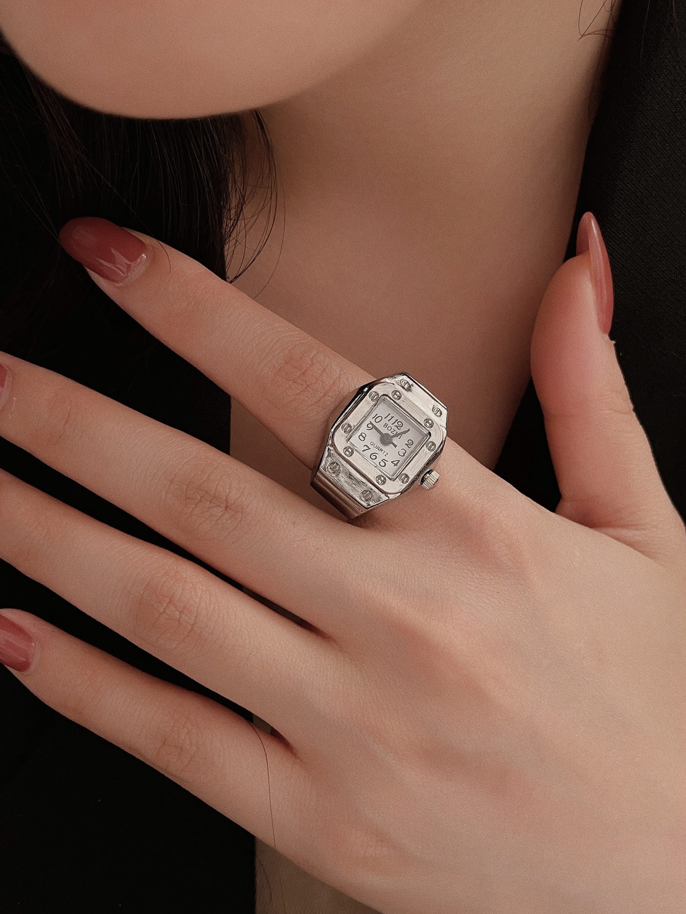 Mini Jahrgang Fingerringuhr Runde kreative Quarzuhren Paar Uhren Zubehör: Silber