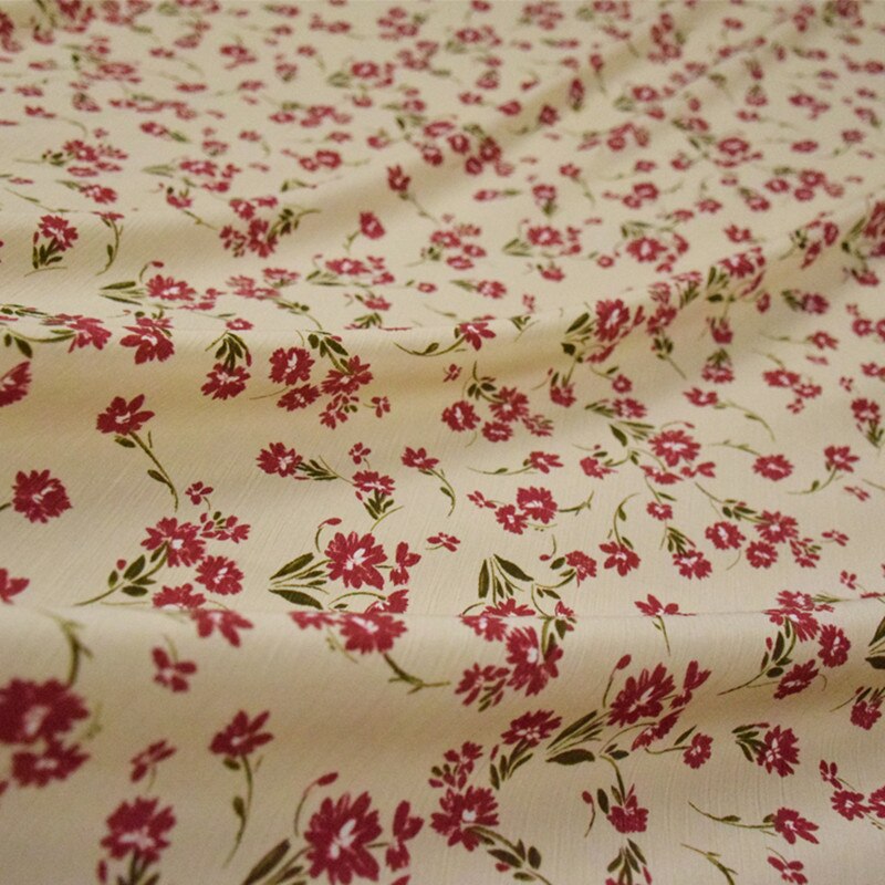 Tela de gasa con flores rojas para vestido, Material de costura para ropa de mujer, color Beige, medio metro, T1413