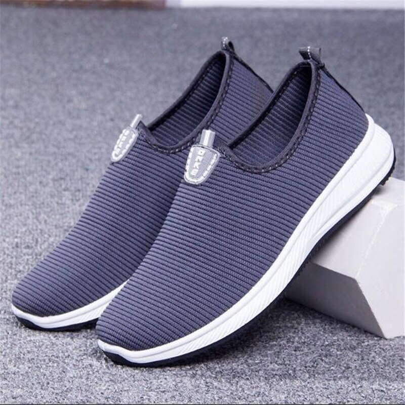 Zpxhsm våren joggesko pustende mesh herresko sklisikker gummisåle mann fritidssko mannlig svart flate sko  y211