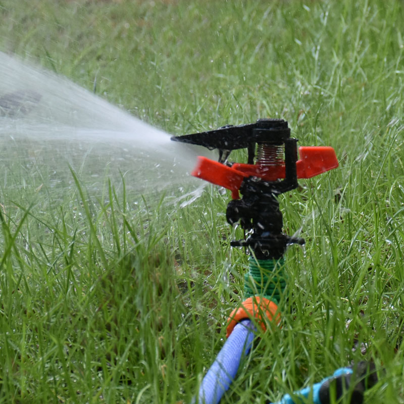 Säädettävä puutarhanurmikon sadetin suutinpitimellä pyörivä sprinkleri keinuvipu suuttimet puutarhan nurmikon kastelu 1/2 " 3/4 " letku 1 kpl