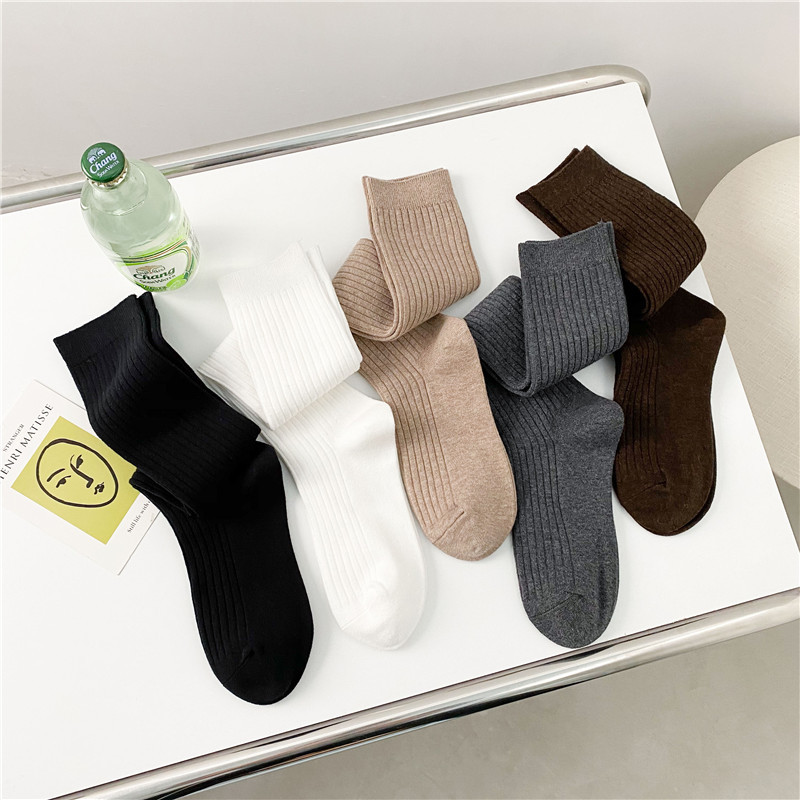 Nuove calze da donna Tendenze primaverili Calzini alti al ginocchio stile preppy casual Calzini lunghi femminili di alta qualità in tinta unita comodi