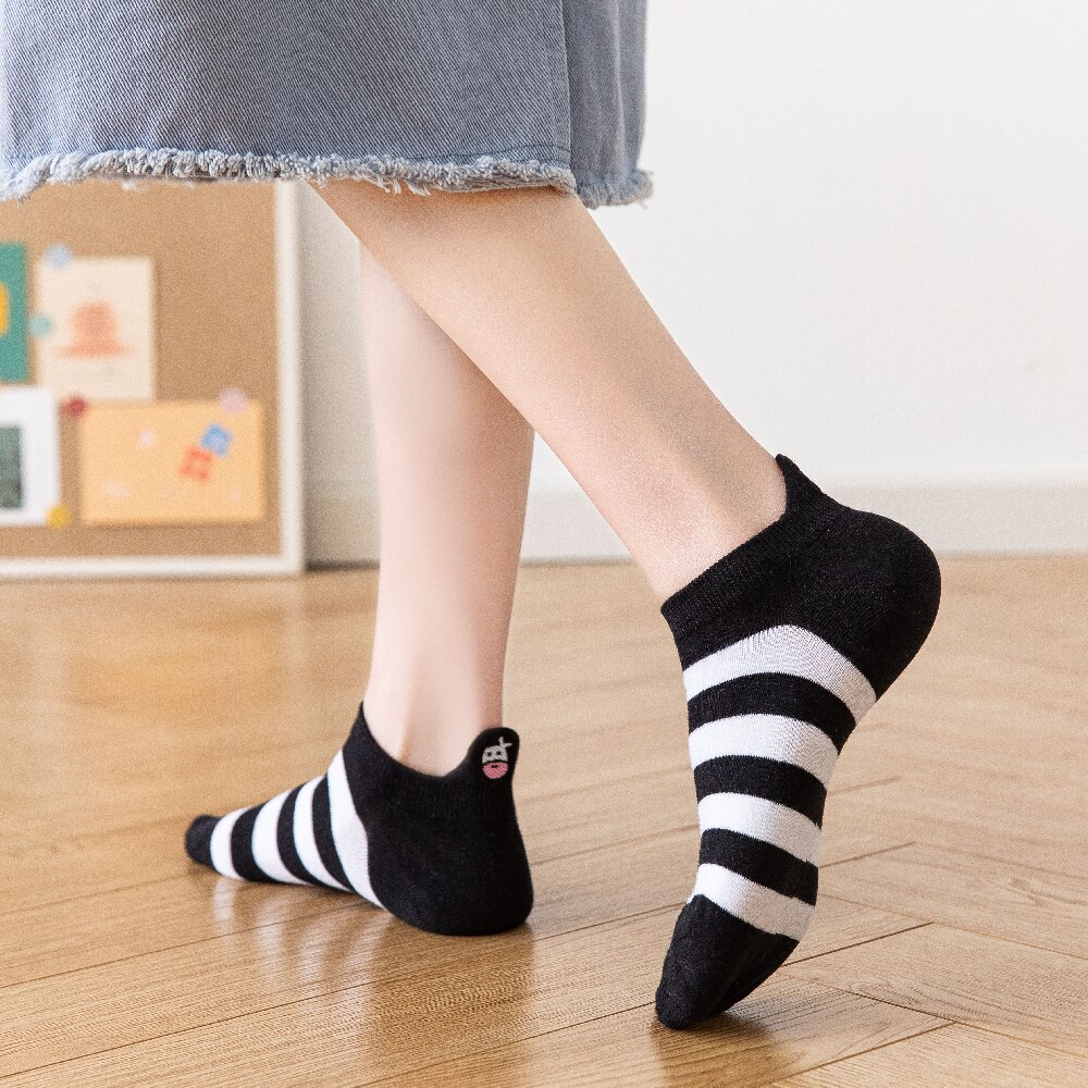 Embroidery Cow Pattern Women Socks Lovely Harajuku Japanese Style Cotton Striped Solid Breathable Casual Cartoon Ankle Sock