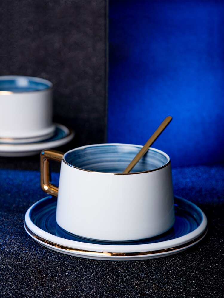 Europæisk luksus te kop og underkop sæt keramisk kaffekop hjemme te kopholder makker krus tazas fint benporcelæn middagssæt  ac50bd