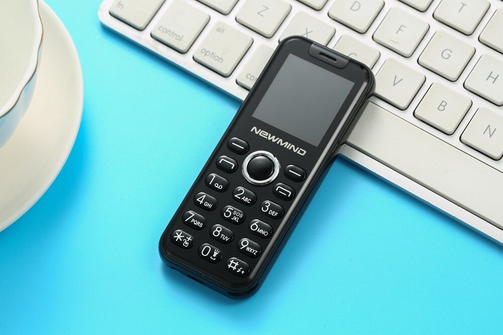 Newmind K2 Mini przycisk telefon komórkowy Dual Sim latarka kamery 1.44 "ręce telefon MP3 najmniejszy chiny tanie telefon komórkowy