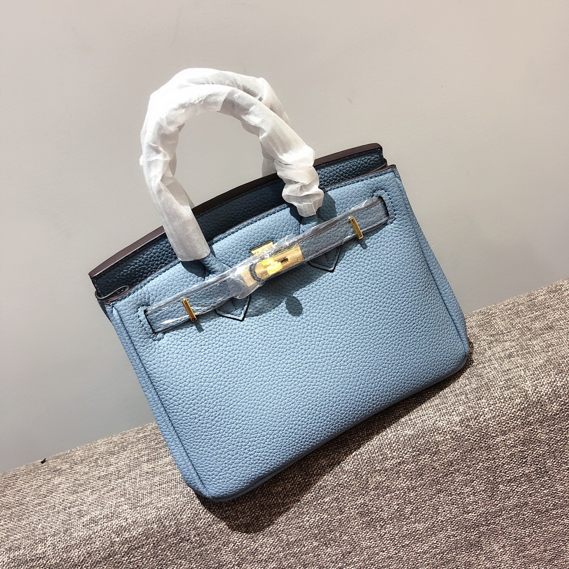 litchi pattern platinum bag 30cm buckle handbag Boutique foreign trade popular single shoulder bag 25cm spot: Light Blue Medium