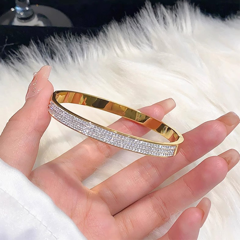 Luxury Gold Plated Bangles Jewelry Women's Hand Bracelet Stainless Steel Bangle for Women Accessories Mother's Day: Color amarillo claro
