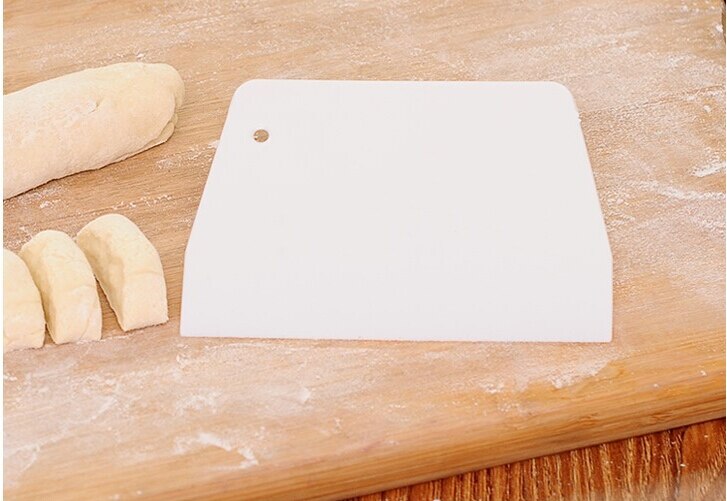 Kitchen Plastic Cake Bread Pasty Tools Scraper Blade Pastry Dough Cutter Trapezoid Shape Baking Spatulas Pastry Cutter Slicer