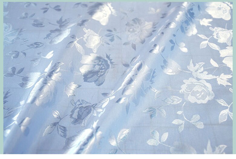 China tela de satén de poliéster jacquard tela para coser vestido de noche de boda de diy ropa lolita