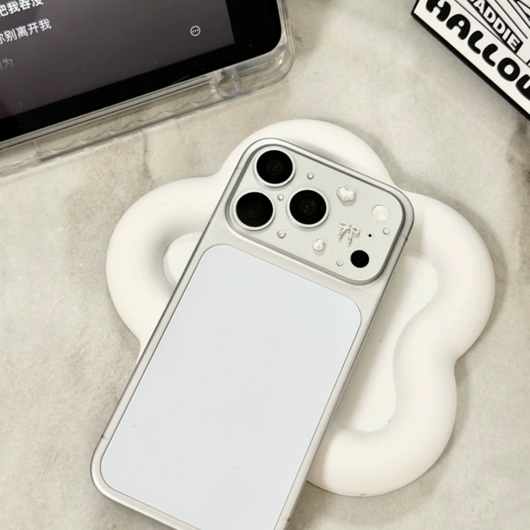 Luxuriöser 3D-Schleifen-Perlen-Liebesherz-Dekorations-Kameralinsen-Schutz für iPhone 17 Pro Max 17 Pro Schutzglas-Linse