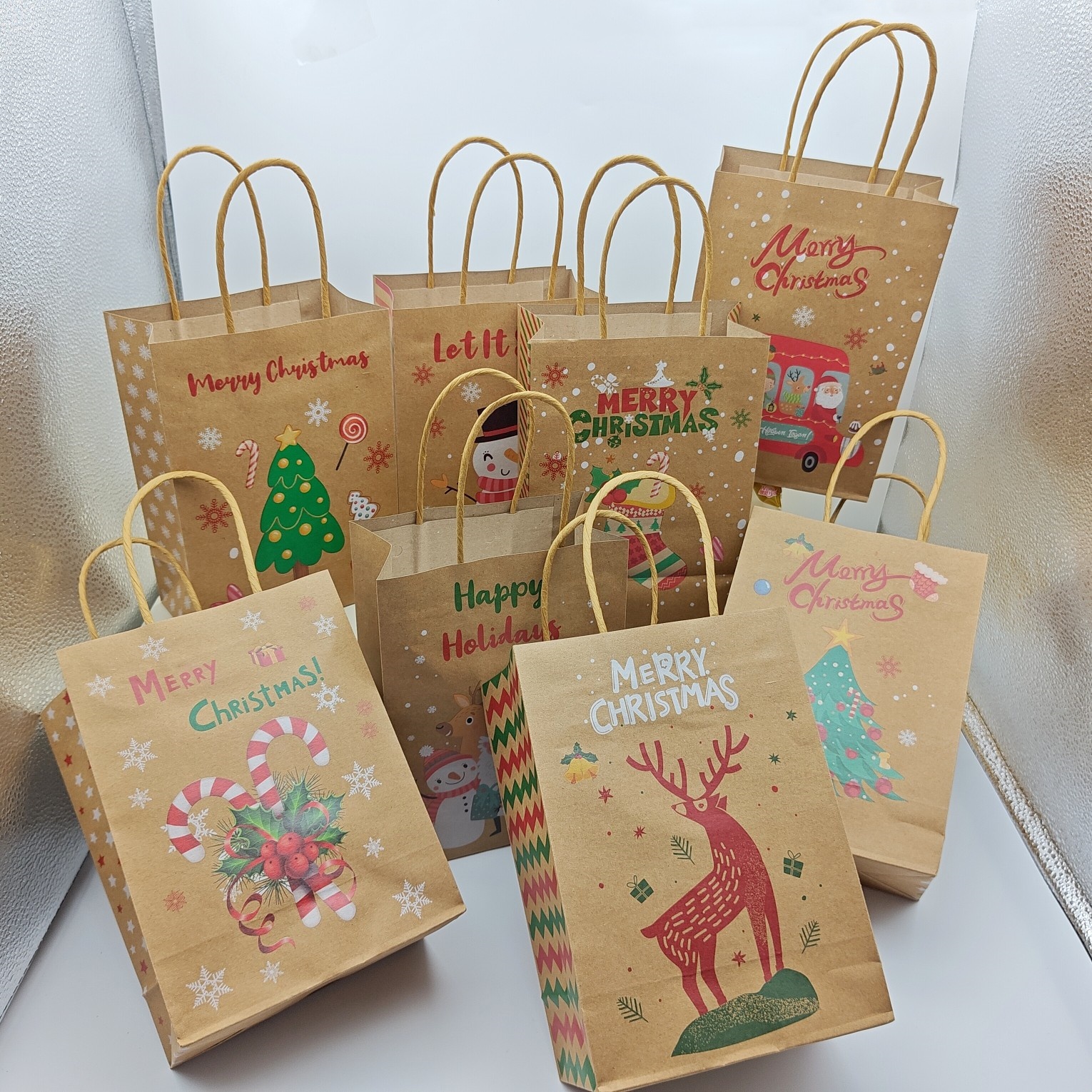 8-32pcs Kraft Paper Bags with Handles Christmas And Year Printed Patterns for Packaging Presents