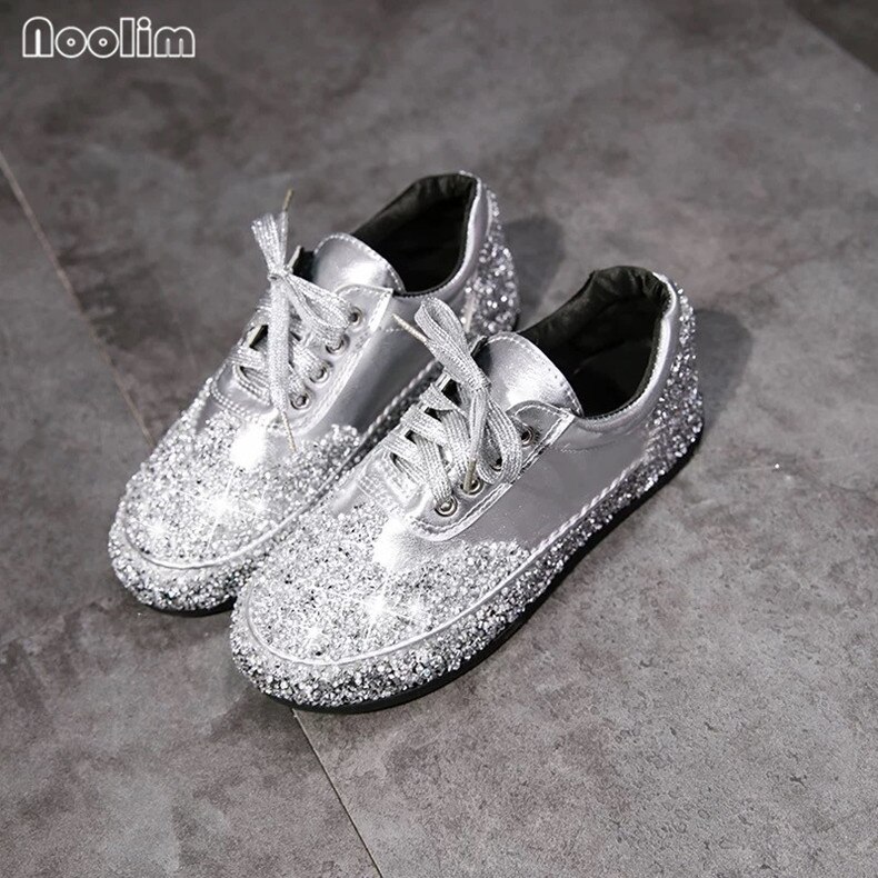 Printemps baskets femmes appartements strass Bling chaussures décontractées dames paillettes couleurs mélangées bout rond à lacets chaussures de danse: Argent / 37
