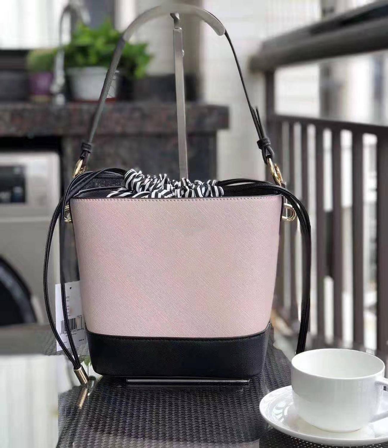 Koerierstas handtas tassen koreaanse luxe casual dames emmer veelzijdig zacht pu effen open ks polyester beroemd