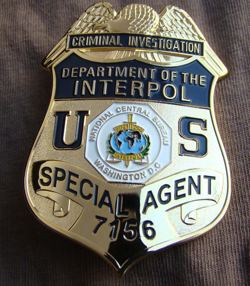 Klassieke Strafrechtelijk onderzoek Afdeling van de Interpol Special Agent Replica Movie Prop Shirt Revers Pin Badge Kerstcadeau: Default Title