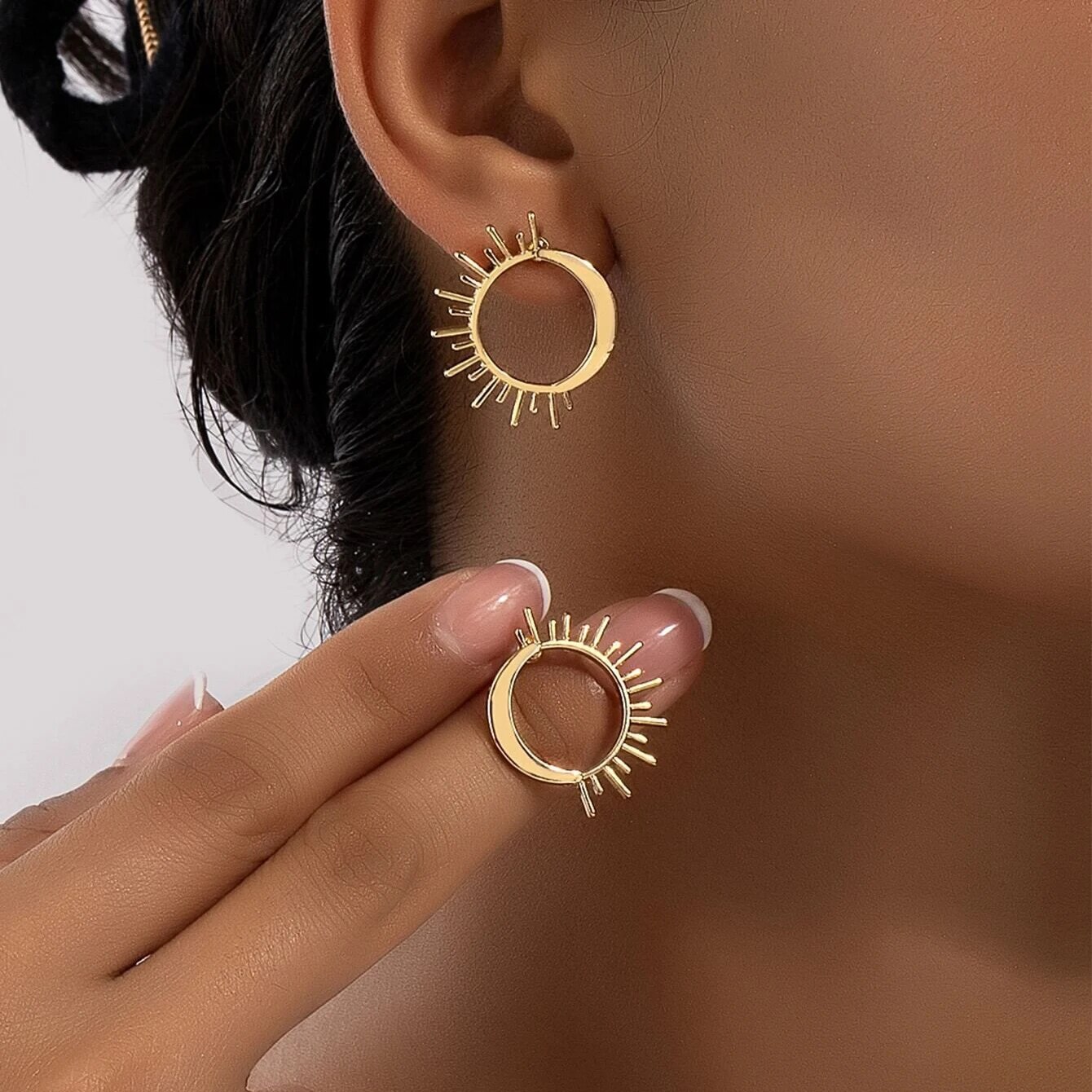 Obega ins sol lua forma minúsculos brincos na moda ouro prata cor moda europeia e americana punk estilo jóias de metal