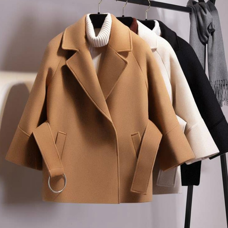 Manteau court en laine pour femme avec ceinture