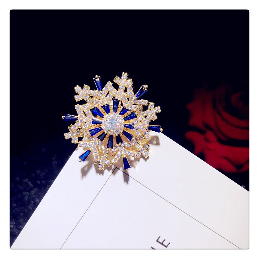 Broches Voor Vrouwen Fijne Sieraden Spinning Sneeuwvlokken Corsage Pak Jas Pin Rok Accessoires Mode Luxe Broche: Blue