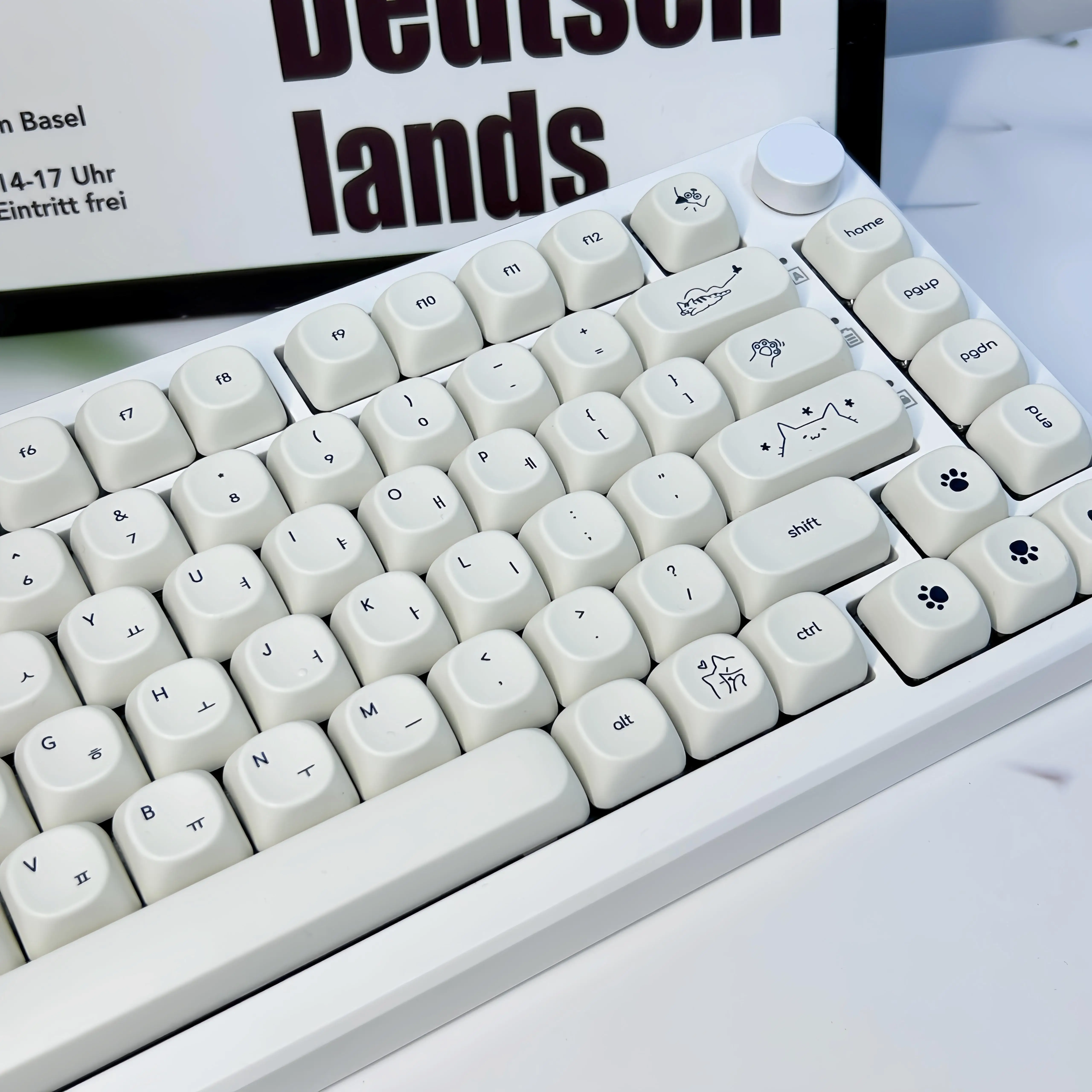 Korean Keycap Cute Cat Theme Round Key Cap MOA Profile PBT Thermal Sublimation Milk White Hangul Keycaps for Mechanical Keyboard