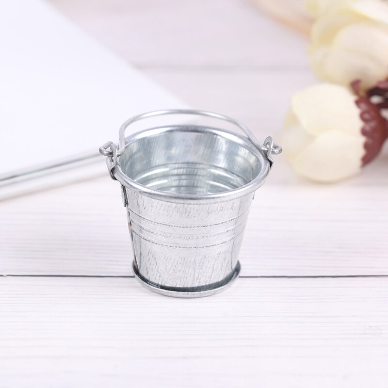 1/12 Scale Dollhouse Miniature Kitchen Garden Water Bucket Pail Furniture Decoration Accessory: SV