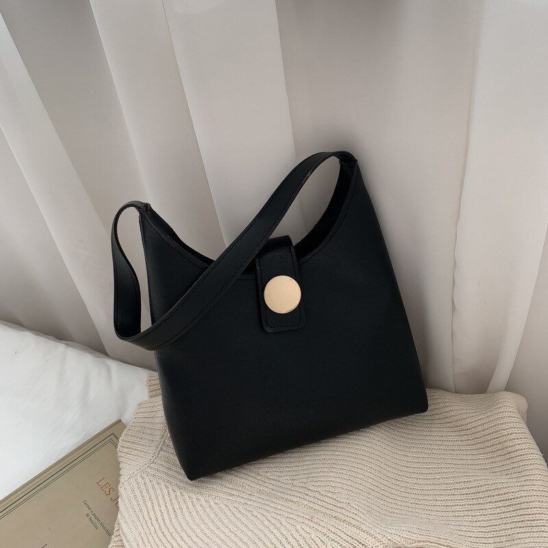 Vintage Shoulder Bag Women PU Leather Armpit Bag Wild Crossbody Bag Large Capacity Handbag Underarm Bag Advanced Purse: black