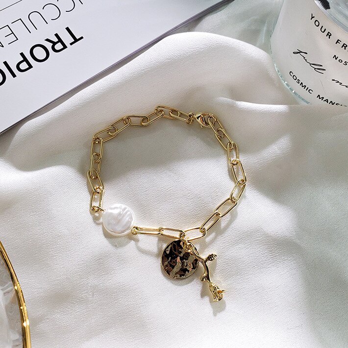 style personality retro gold plated human like pearl bracelet ocean wind gold thick bead chain bracelet Jewelry woman: Light Yellow Gold Color