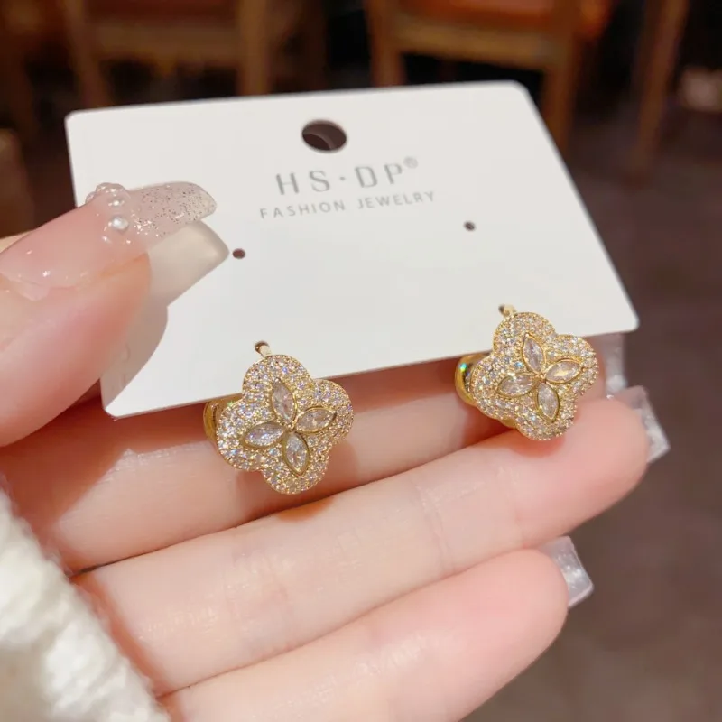 2024 Franse mode-sieraden 16 K vergulde zirkoon blad oorbellen oorbellen elegante vrouwen dagelijkse werk accessoires