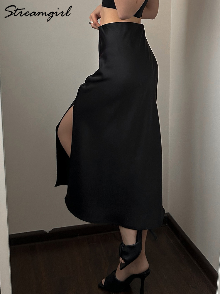 Dames satijnen midi rok met elastische taille en split, zwarte a-lijn satijnen rok met split voor op kantoor.