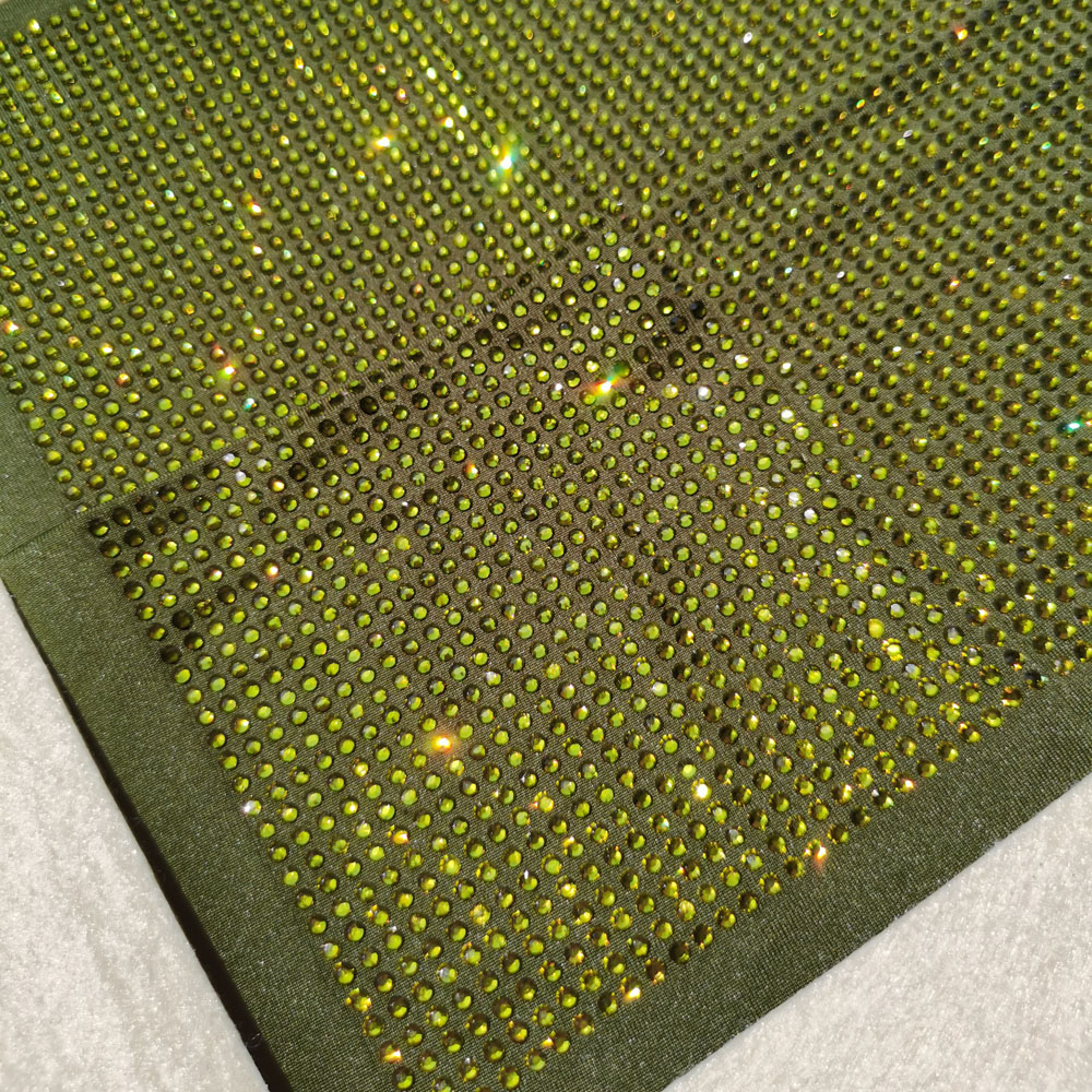 Tissu élastique en Polyester et Spandex | Strass cristal vert de , tissu extensible, paillettes brillantes: 4.5cm X 4.5cm / Army Green SS10