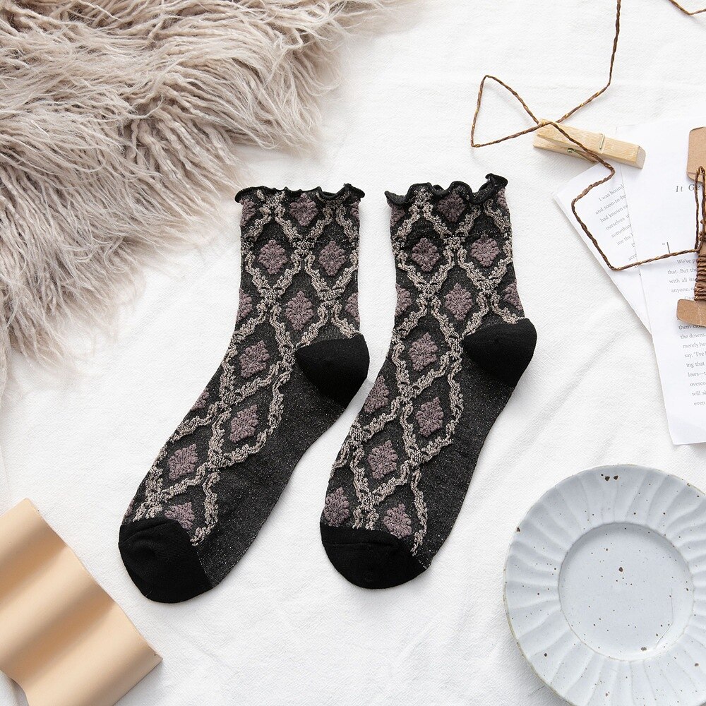 1 Pair Woman Autumn Winter Retro Ethnic Style Cotton Socks Girls Agaric Side Frilly Socks Loose Cotton Socks Warm Foot Socks: black