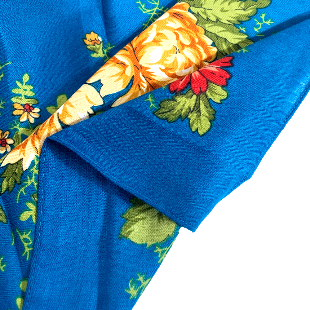 Foulard nazionale grande Bandana 2023 nuova viscosa stampa floreale scialli quadrati e impacchi per le donne sciarpa da viaggio Boho scialle russo