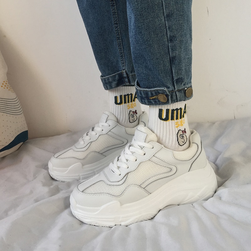 Løbesko fritidssko kvinde sneakers efterår lyse hvide sneakers platform dame sko behagelig mesh snøre