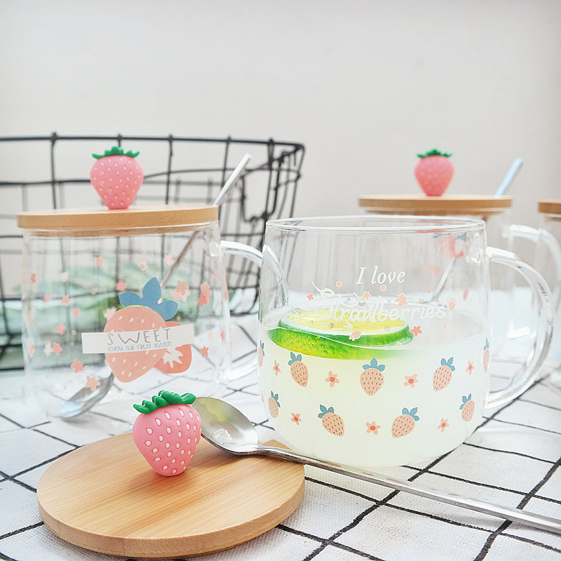 Cute Water Glass Transparent Mug Drinking Glasses with Handgrip 3d Lid Cartoon Strawberry 450ml Borosilicate Cup Juice Drinkware