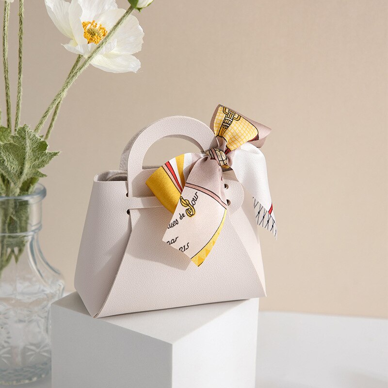 20 Pcs Draagbare Lederen Wedding Candy Box Met Lint Wedding Party Eenvoudig Te Monteren Kleine Bag: White-1