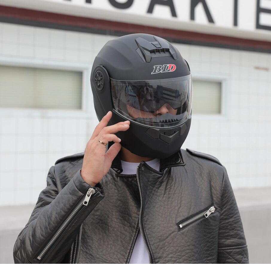 Men Motorcycle Racing Flip Up Helmet ABS Material Modular Dual Lens Helmets DOT Certification