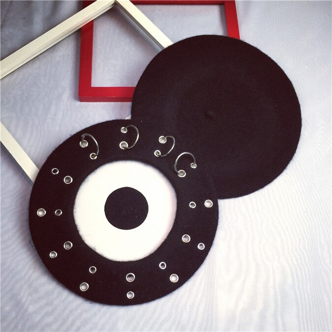 Novo inverno harajuku boinas feminino gilr punk rock estilo ferro anéis boina bonés de lã retro chapéus de lã preto pintor bonés moda: Black