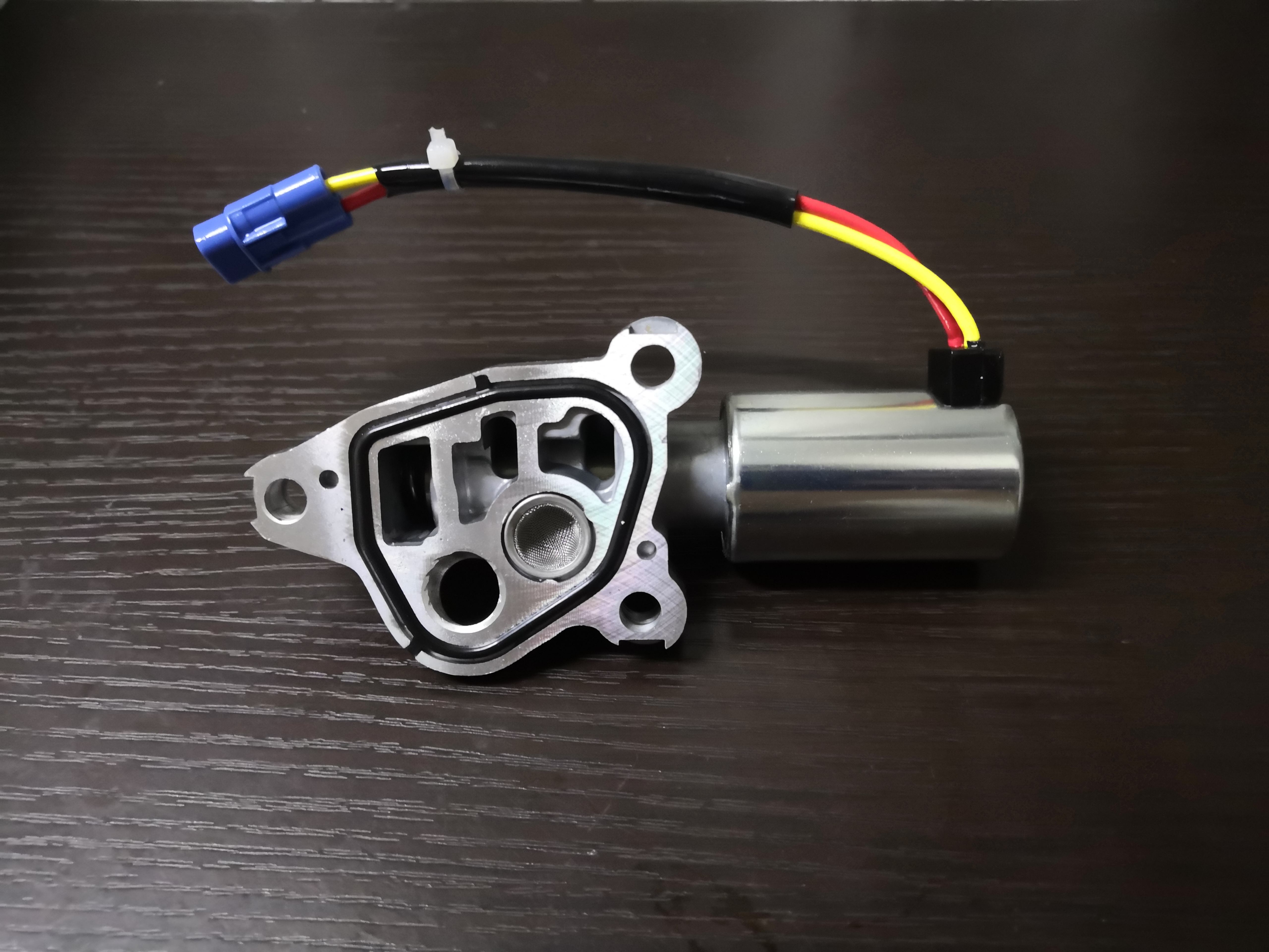 IERNA VVT Solenoid Valve oil contorl Valve for Suzuki SX4 Swift Linana 16550-69GE3000 16550-69GE3 16550-69GE3-000 1655069GE3