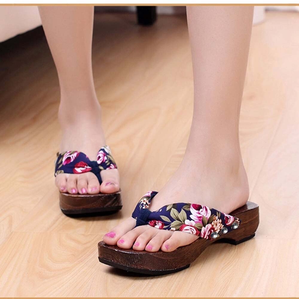 Bohemen houten slippers dames zomer strand casual schoenen japanse stijl klomp slippers plateau leien lage hak slides etnische
